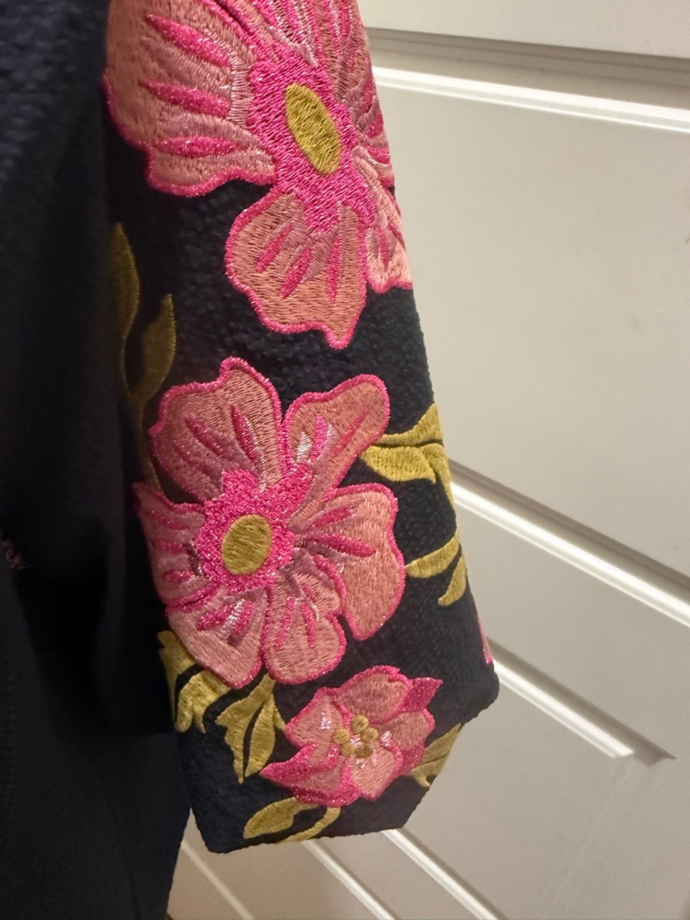 THML. Jolie Embroidered Top. Size Small. - Picture 9 of 12